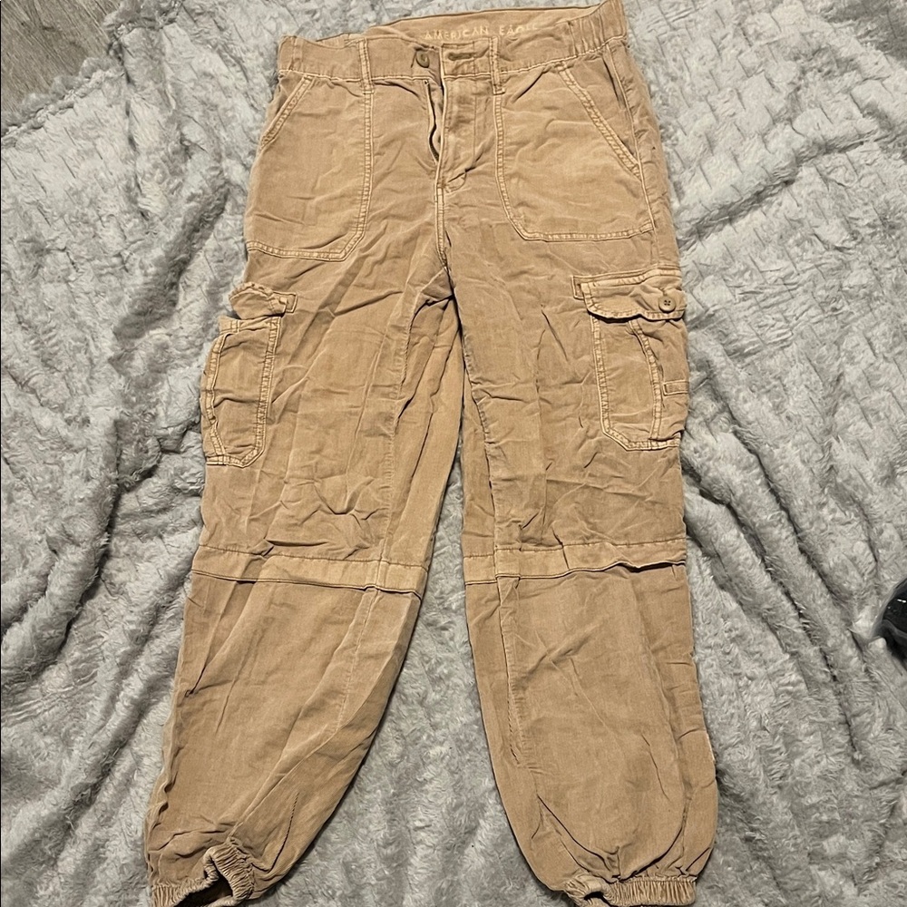 Woman’s Tan Cargo Pants